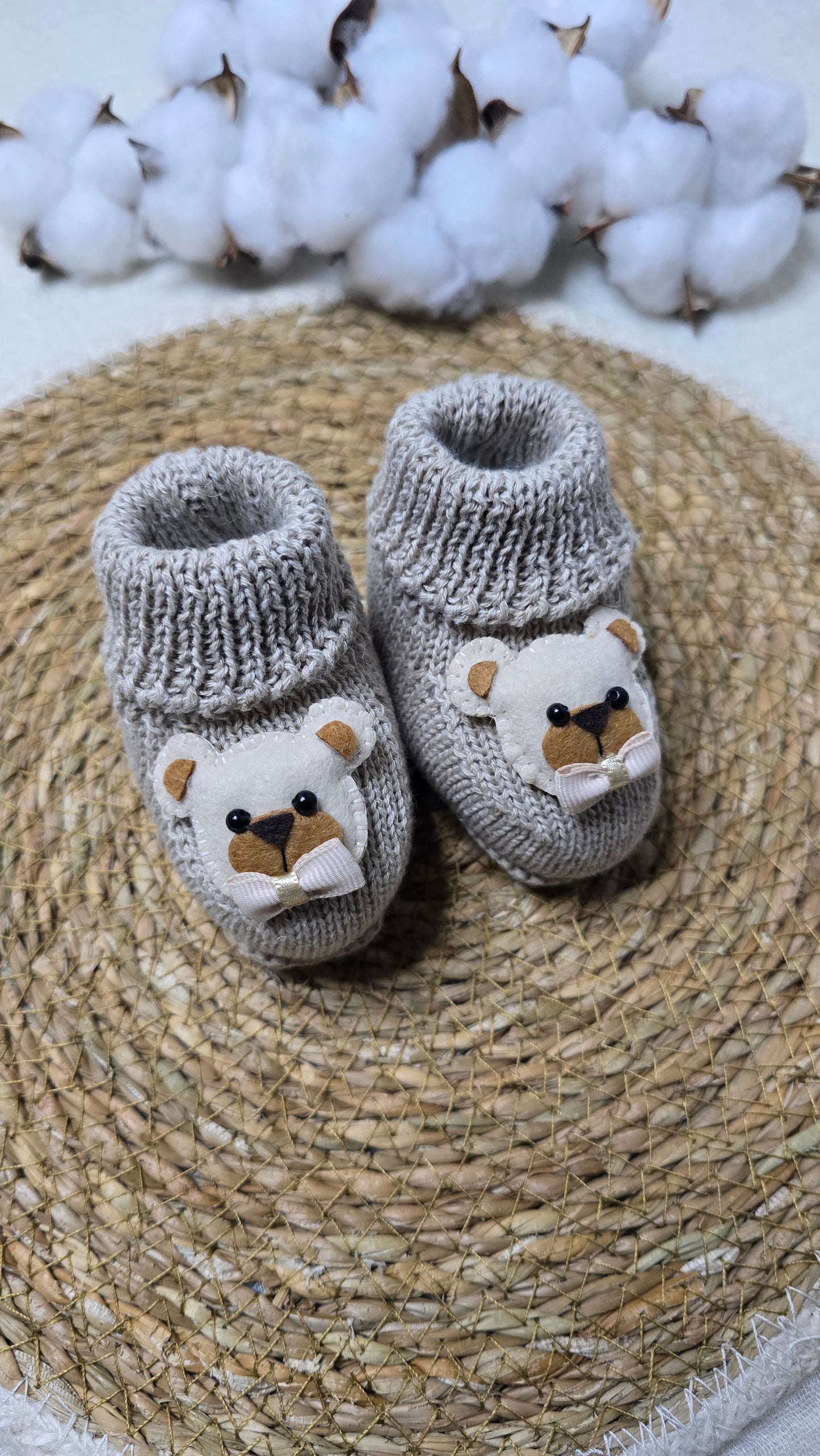 Botinha em tricô Urso Bege