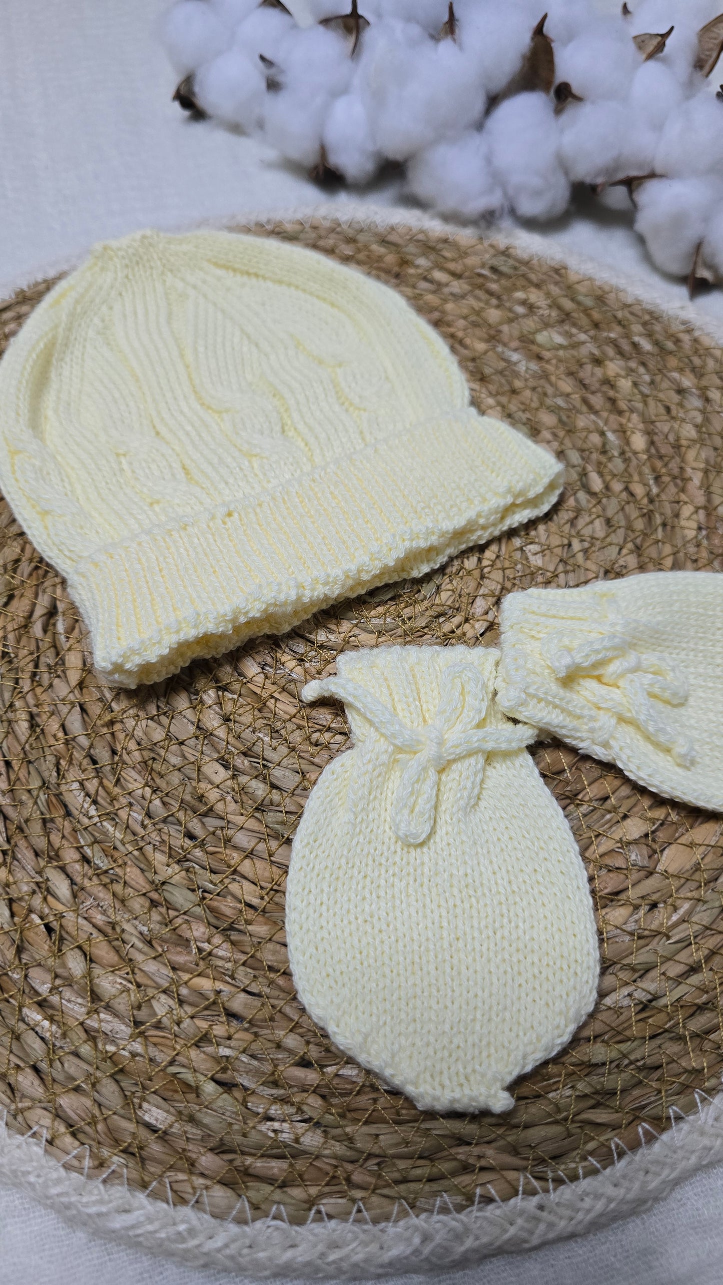 Gorro e luva em tricô Amarelo