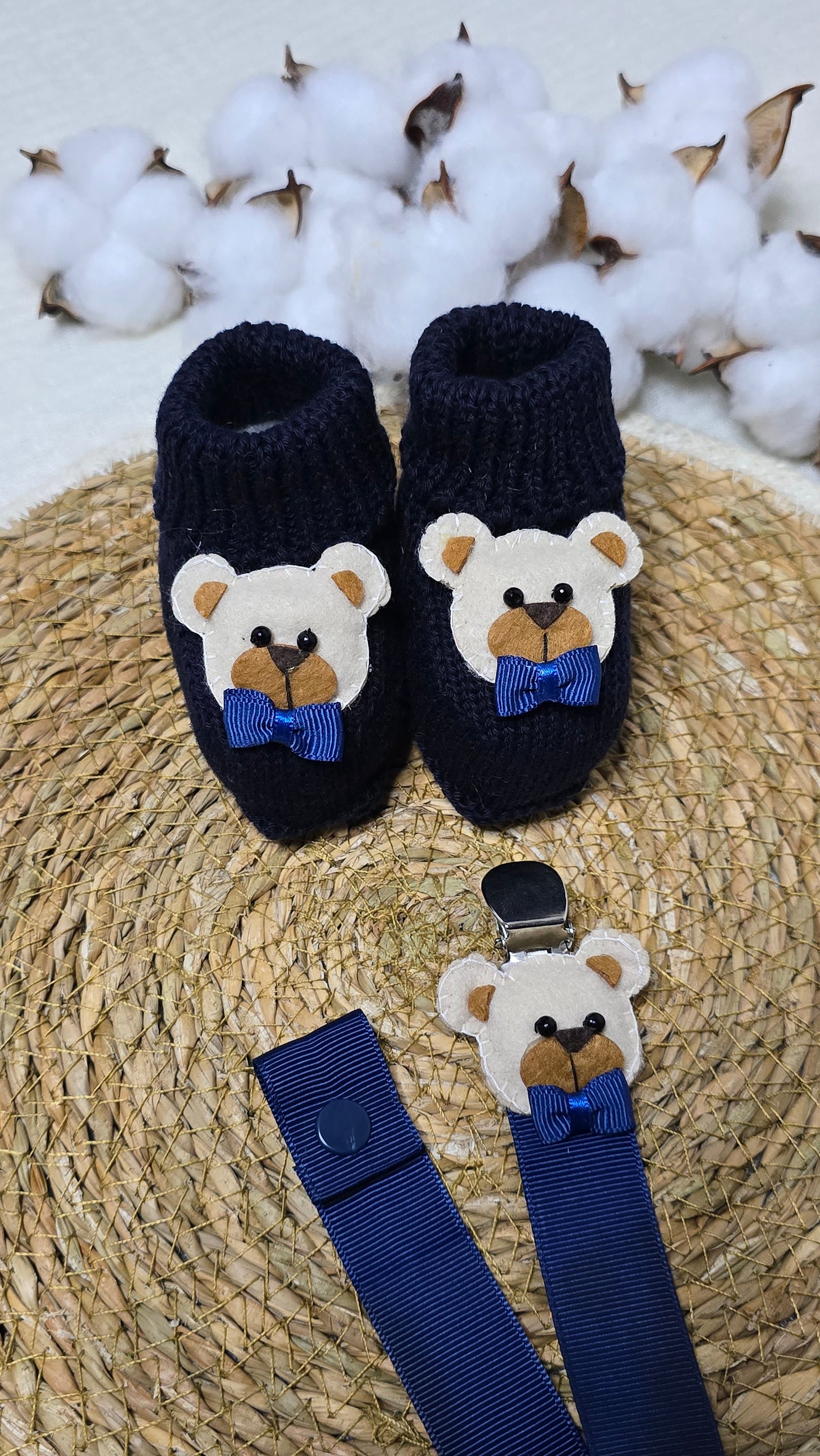 Botinha e Prendedor de Chupeta Urso Marinho