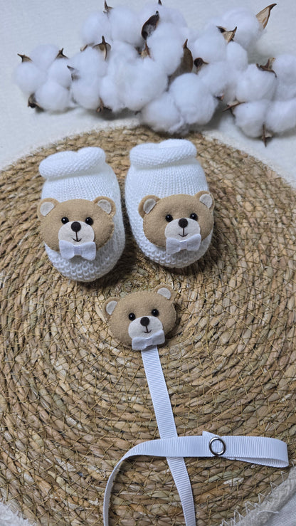 Botinha e Prendedor de Chupeta Urso Branco