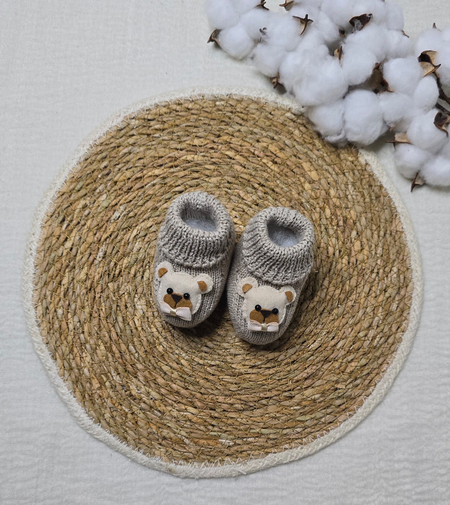 Botinha em tricô Urso Bege