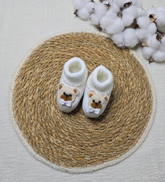 Botinha em tricô Urso Gravata Branco