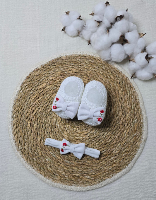 Sapatinho e Tiara Branco Flor Vermelho Vivo