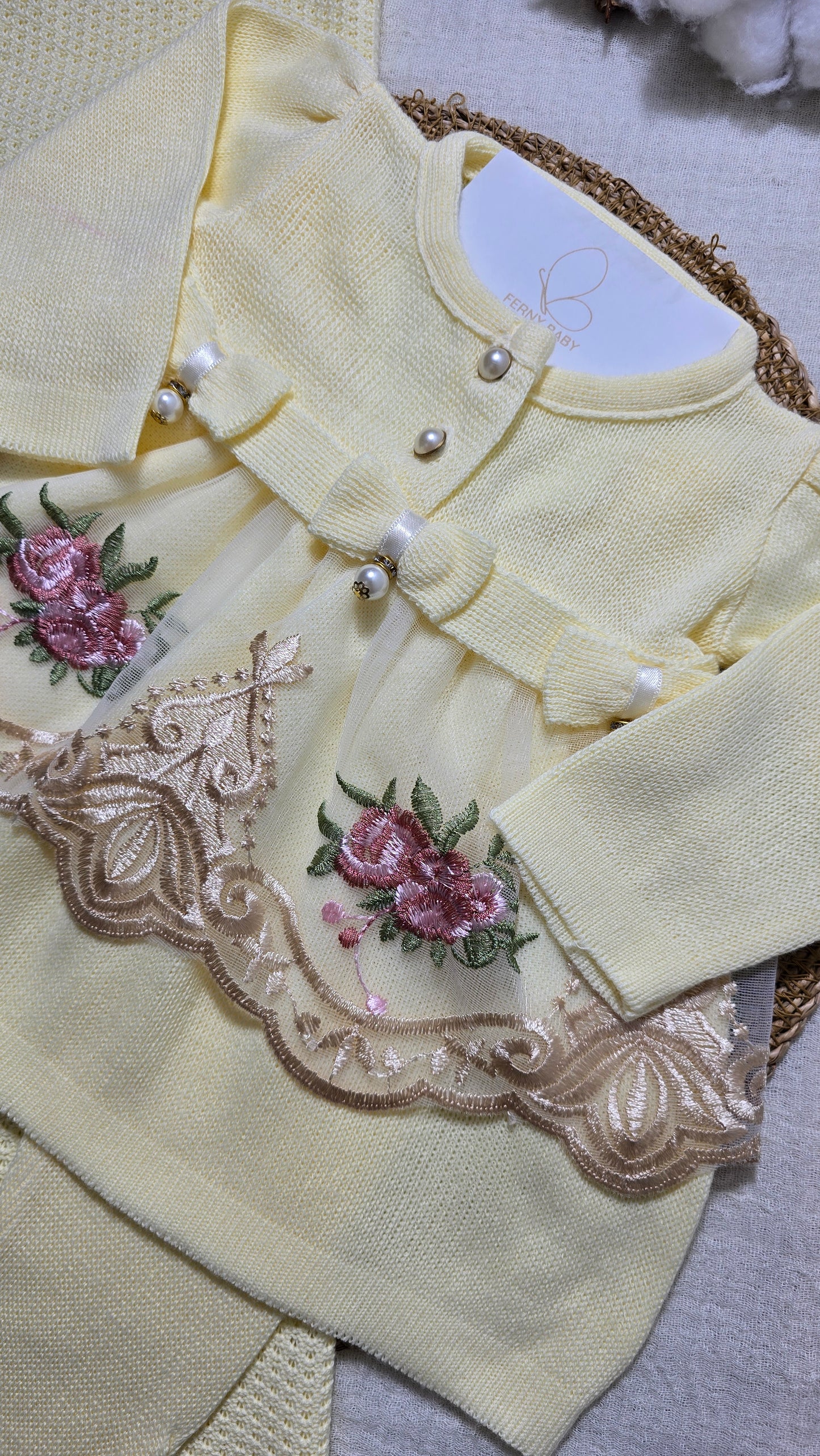 Saída de maternidade Bordada Amarelo - Recém Nascido