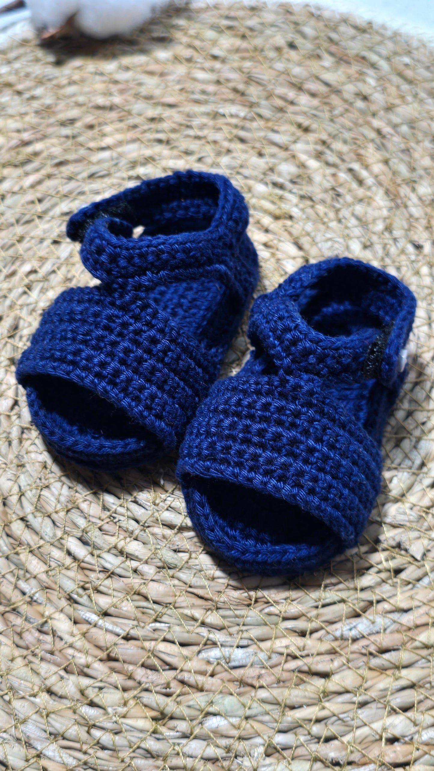 Sapatinho de Crochê Artesanal – 100% Algodão Premium (Recém-Nascido) Sandália Marinho