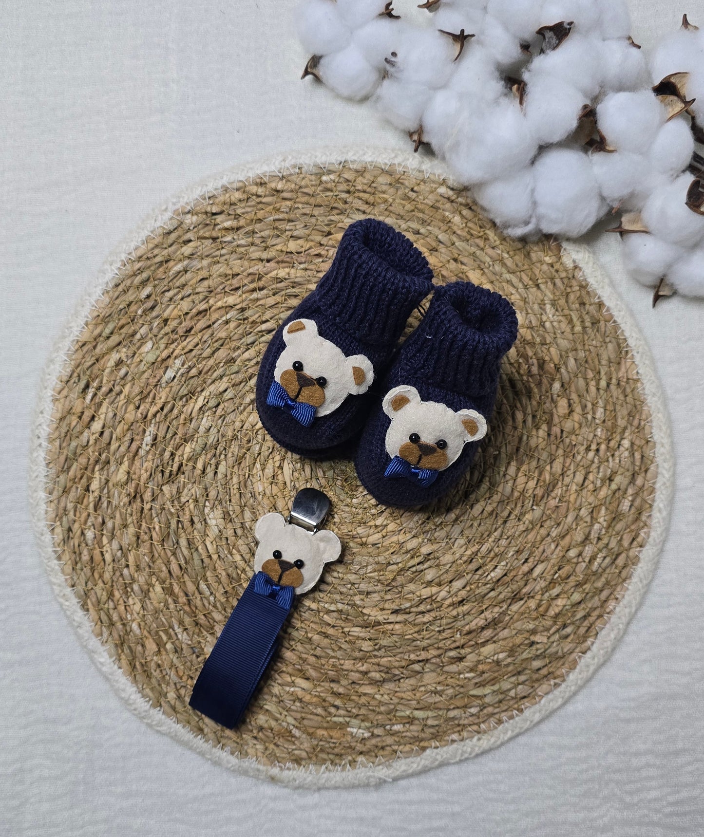 Botinha e Prendedor de Chupeta Urso Marinho