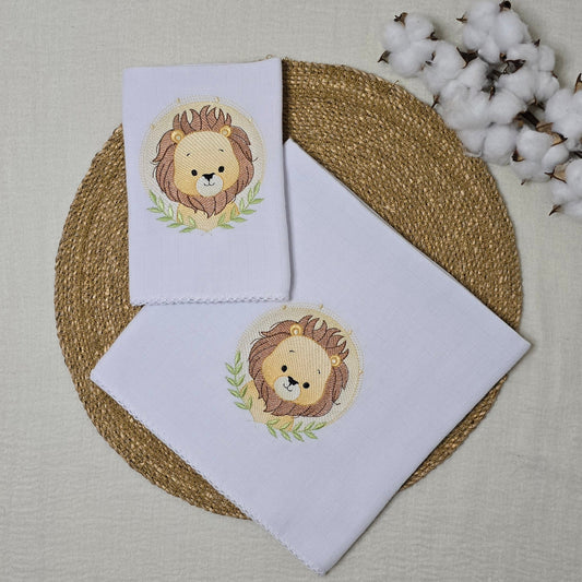 Jogo de Fraldas bordada Leão