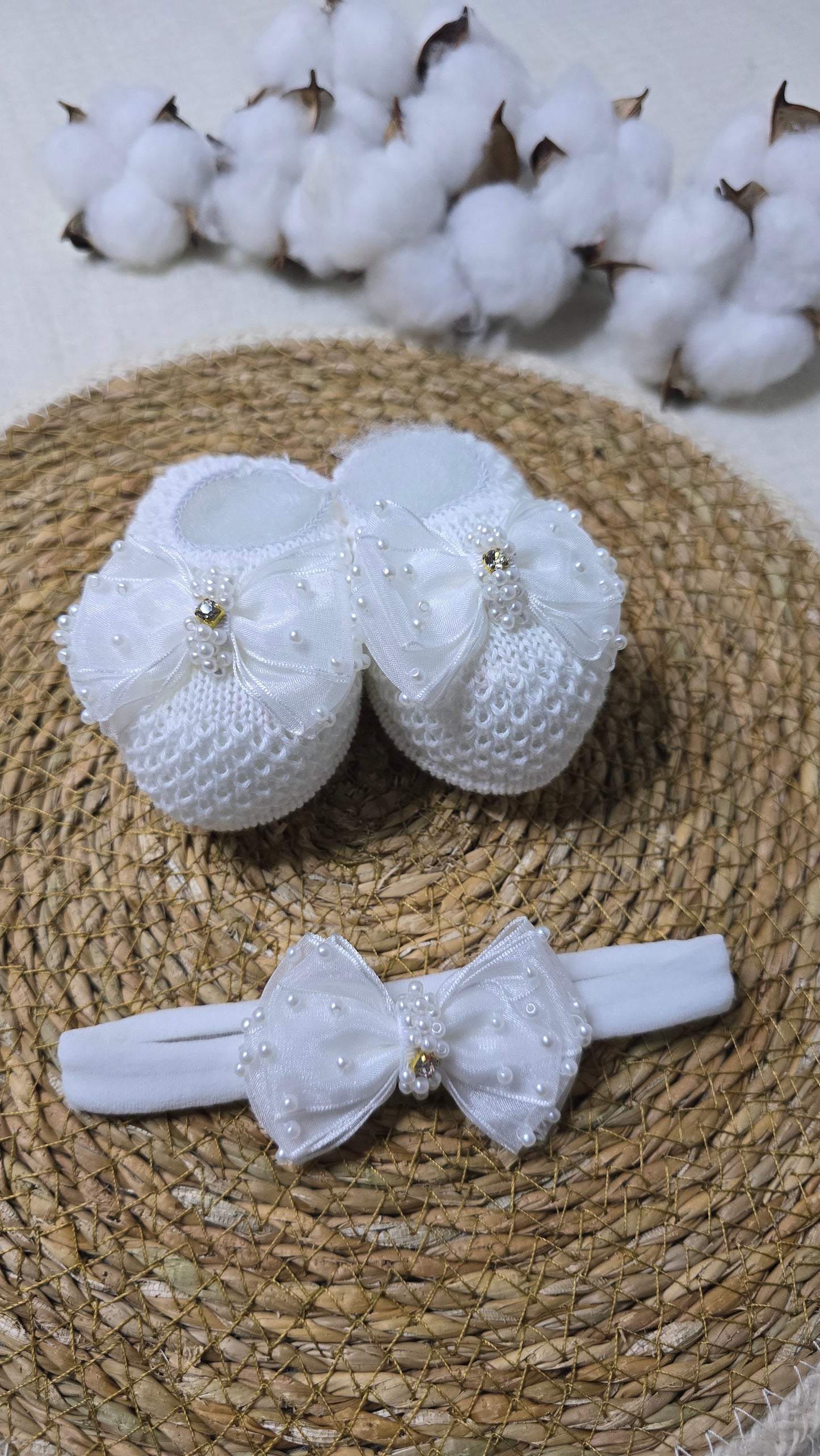 Sapatinho e Tiara Branco Maxi Laço Strass