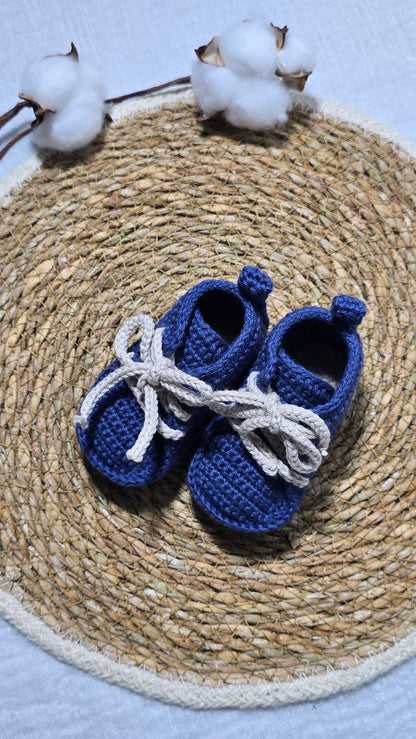 Sapatinho de Crochê Artesanal – 100% Algodão Premium (Recém-Nascido) Azul Jeans