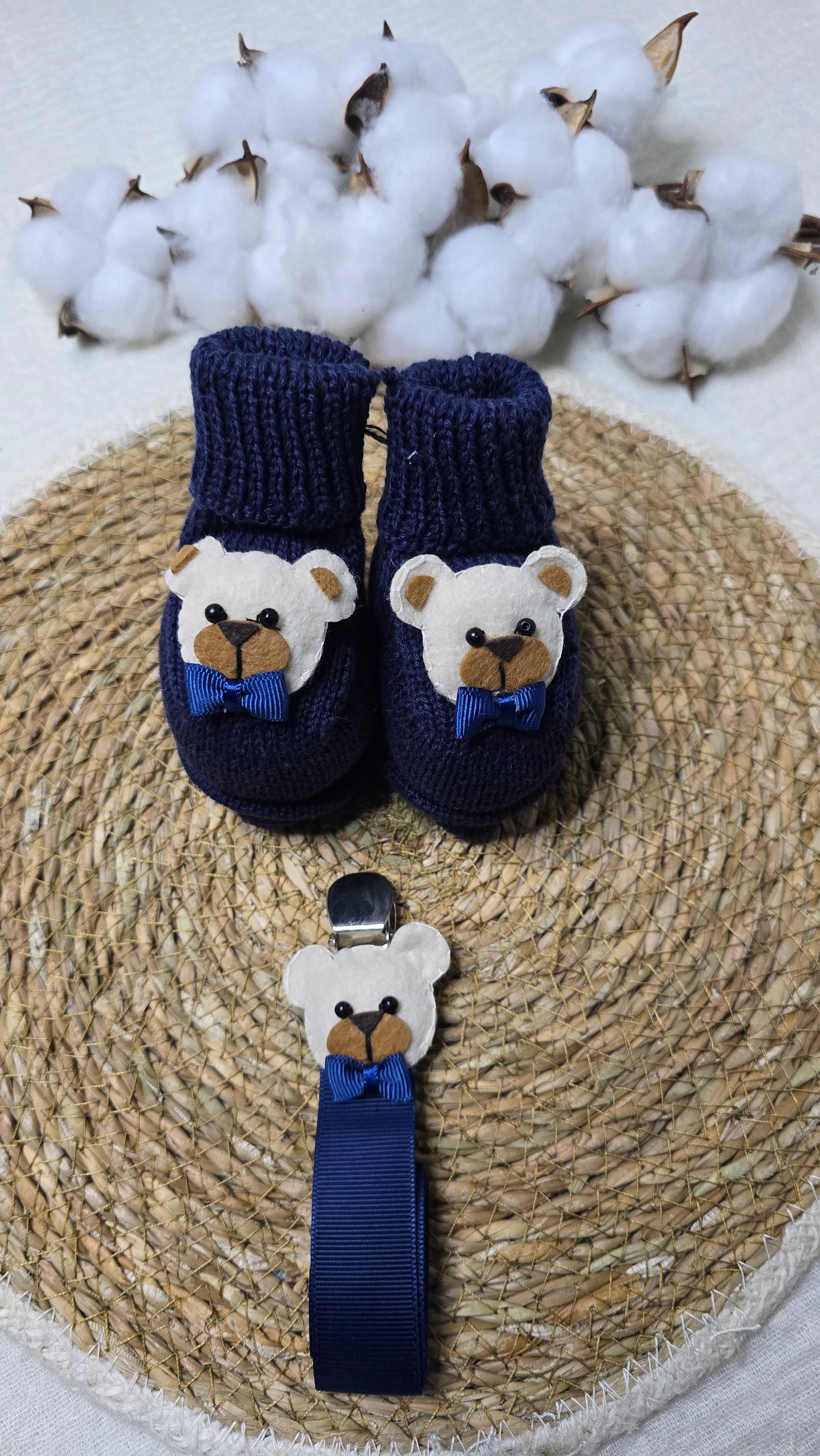 Botinha e Prendedor de Chupeta Urso Marinho