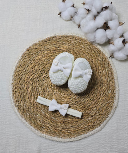 Sapatinho e Tiara Off White Laço Flor