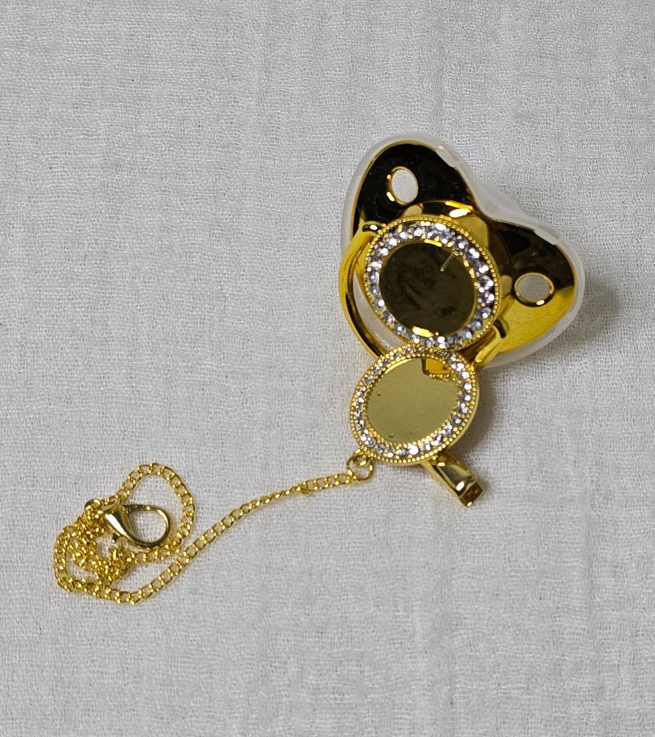 Chupeta e Prendedor Luxo Dourado - Recém Nascido