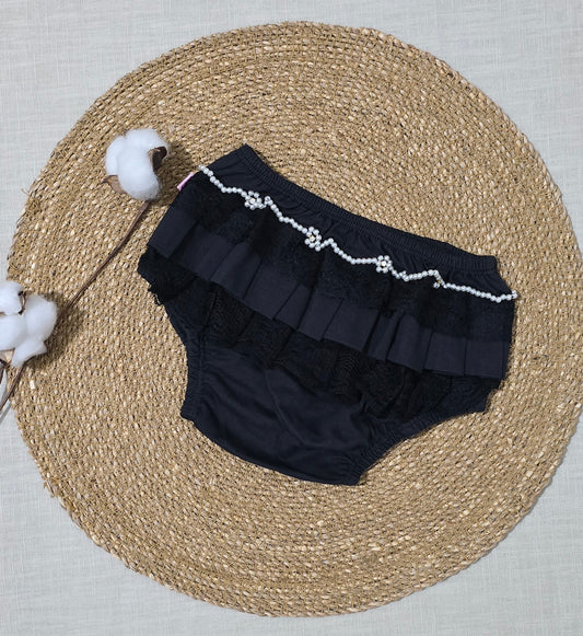 Calcinha Bunda Rica Premium em Algodão com Babados e Pérolas - Preto