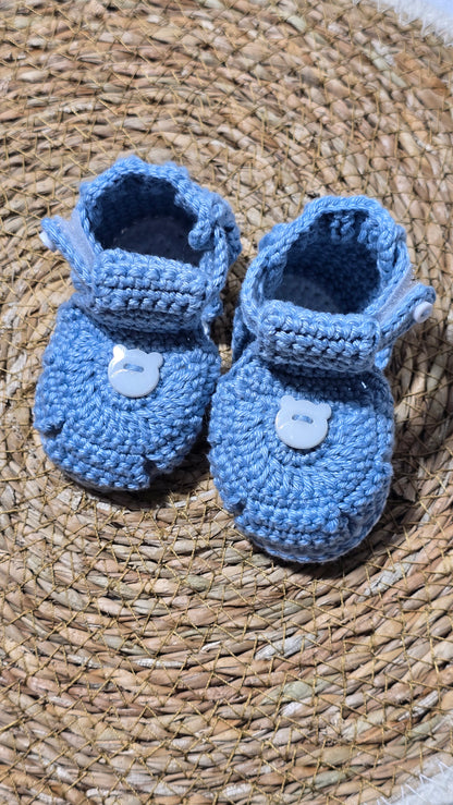 Sapatinho de Crochê Artesanal – 100% Algodão Premium (Recém-Nascido) Azul/Suave/Urso