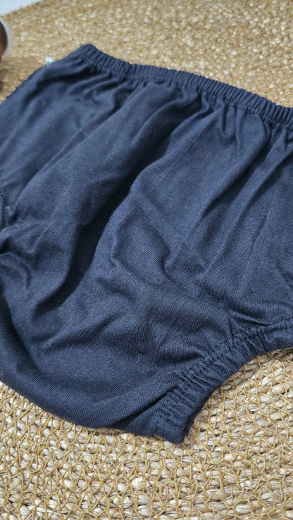 Calcinha Bunda Rica Premium em Algodão com Babados e Pérolas - Preto