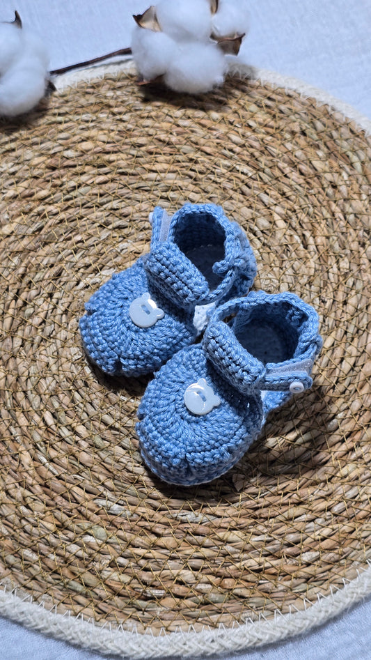 Sapatinho de Crochê Artesanal – 100% Algodão Premium (Recém-Nascido) Azul/Suave/Urso
